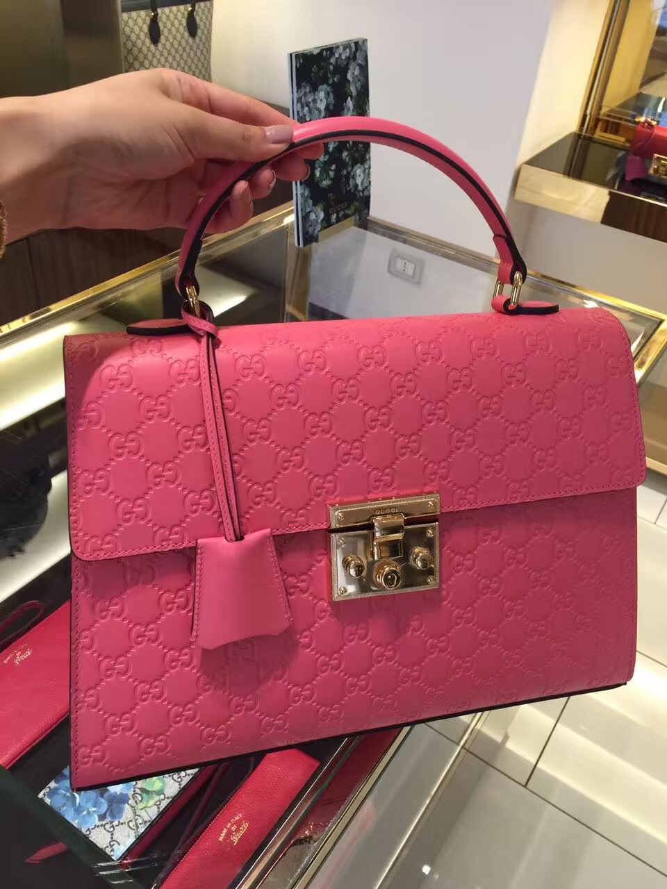 Gucci Padlock Signature Top Handle Bag 428207 CWC1G 5812